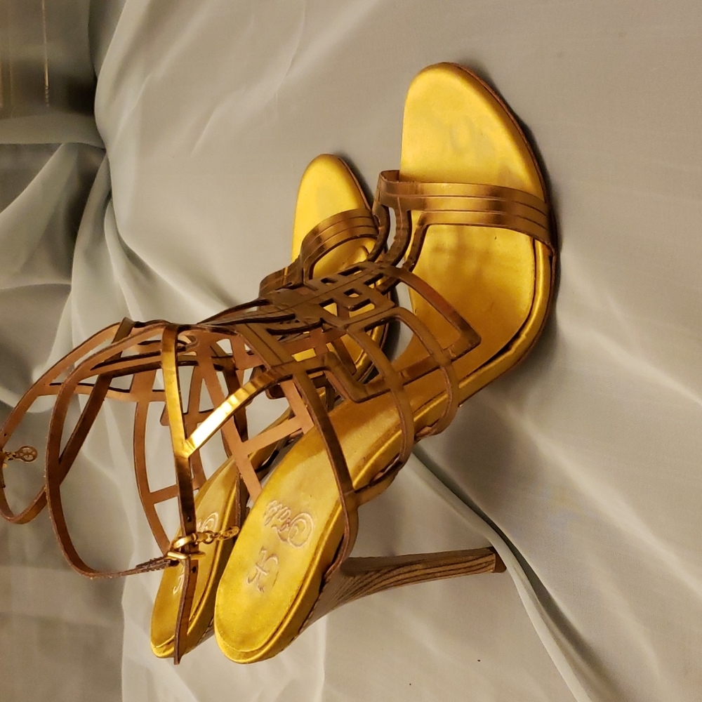 Fabi Couture gold cutout leather heels 38/7 - Picture 2 of 8